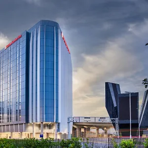 Hilton Garden London Heathrow Terminal 2 And 3 מלון הית'רו